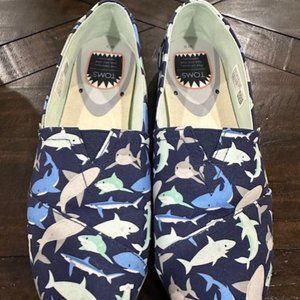 TOMS Shark Size 9